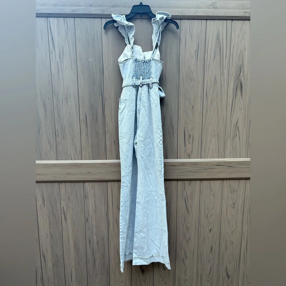Alice + Olivia Gorgeous Flutter Sleeve Jumpsuit - Picture 7 of 10